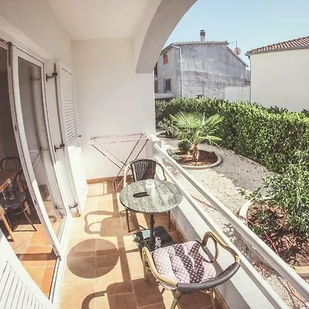 Bartolic Apartment *